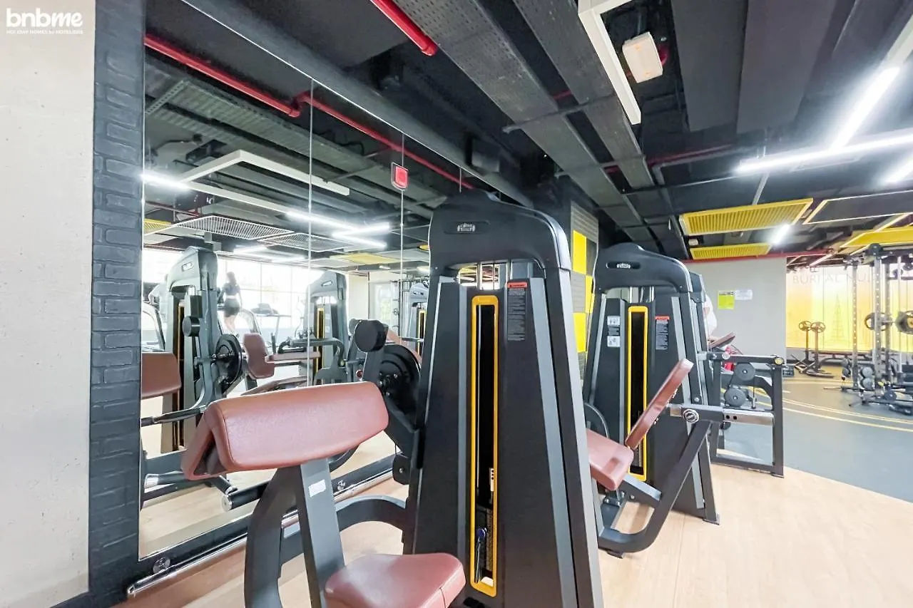 Bnbmehomes - Cosy Downtown Apt W Balcony Near Metro Station -1710 Dubai Apartment