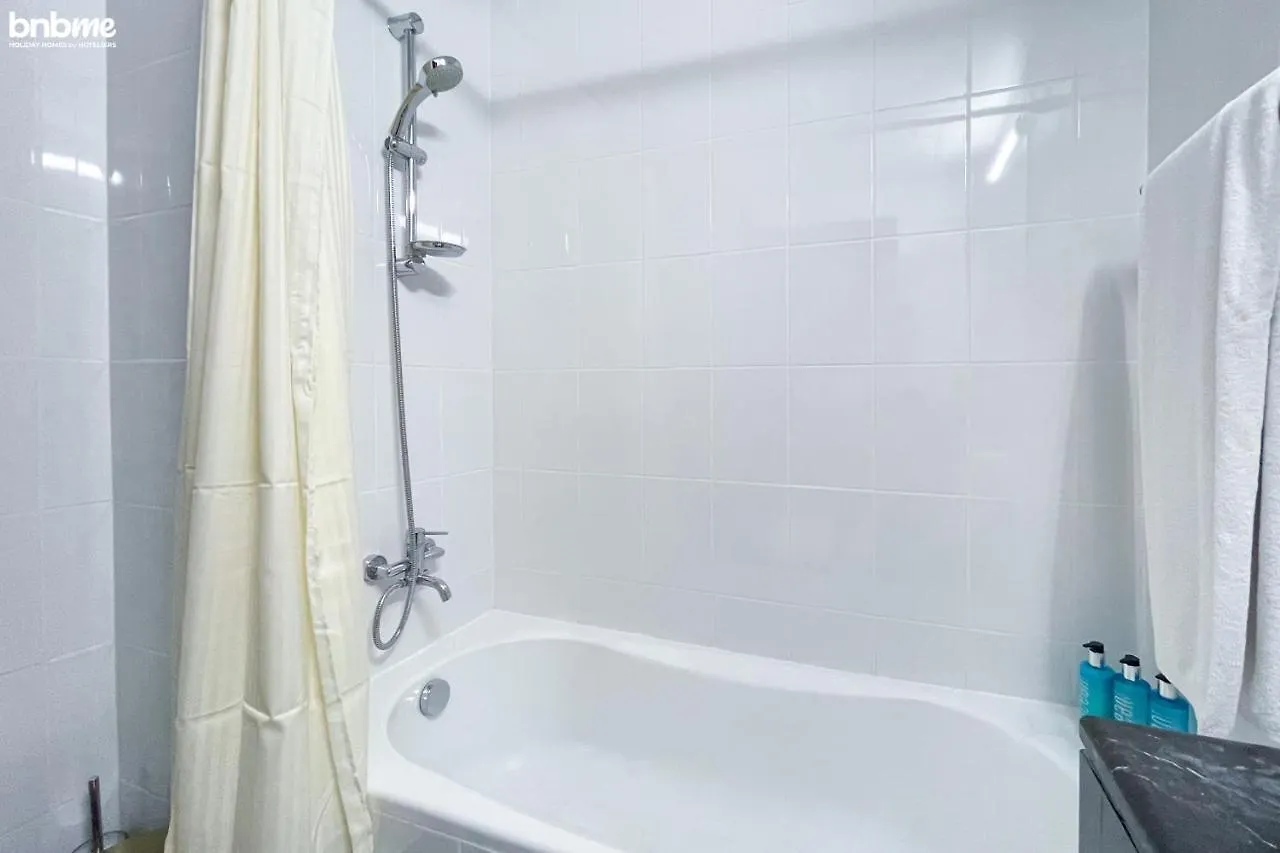 Bnbmehomes - Cosy Downtown Apt W Balcony Near Metro Station -1710 Dubai 0*,  United Arab Emirates