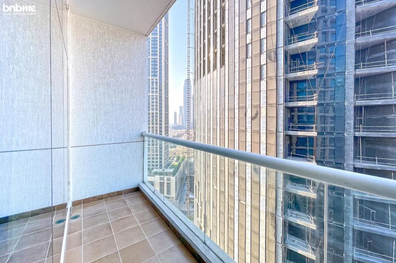 Apartment Bnbmehomes - Cosy Downtown Apt W Balcony Near Metro Station -1710 Dubai